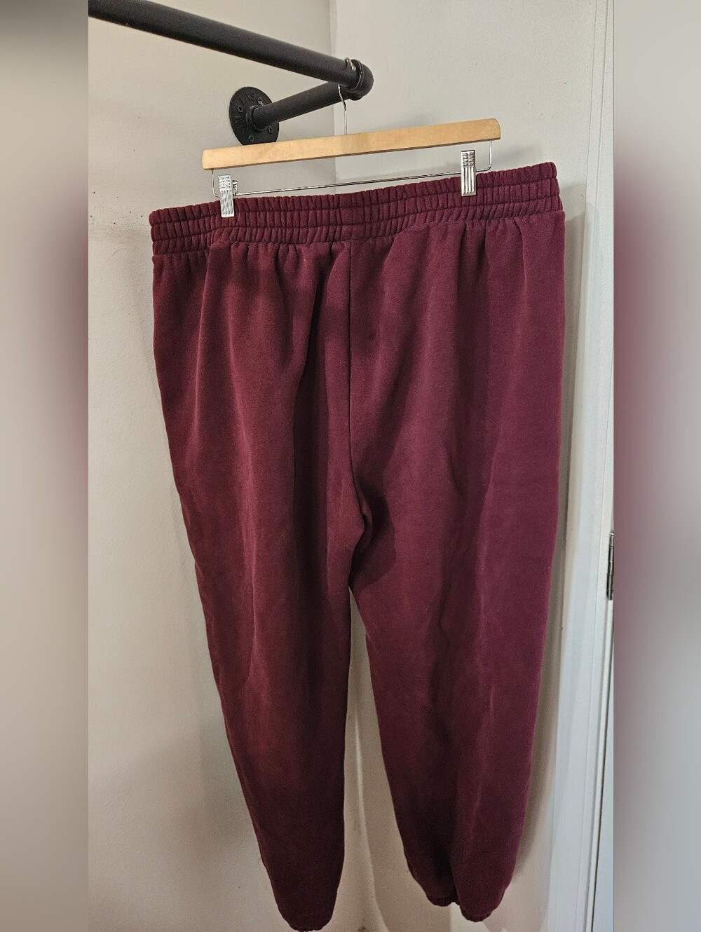 Comfrt Minimalist Jogger - Picture 3 of 4